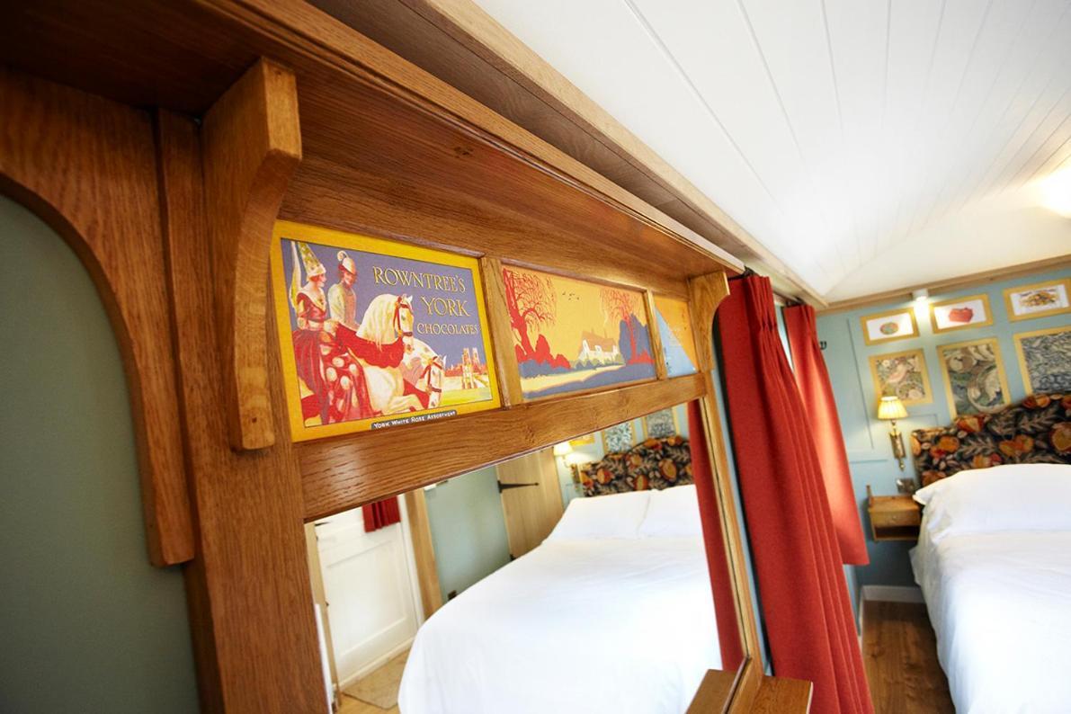 Hornington Manor Luxury Shepherd Huts Йорк Экстерьер фото